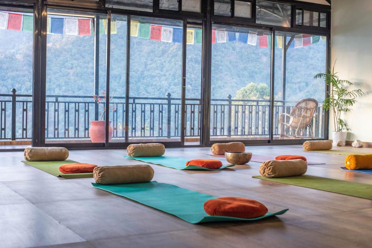 Green Hills Yoga Retreat ポカラ エクステリア 写真