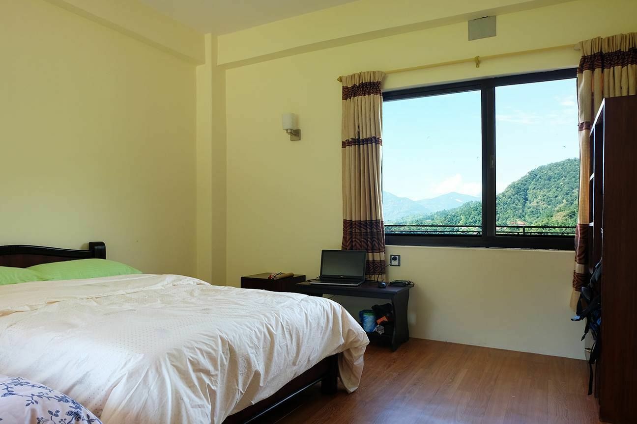 Green Hills Yoga Retreat ポカラ エクステリア 写真